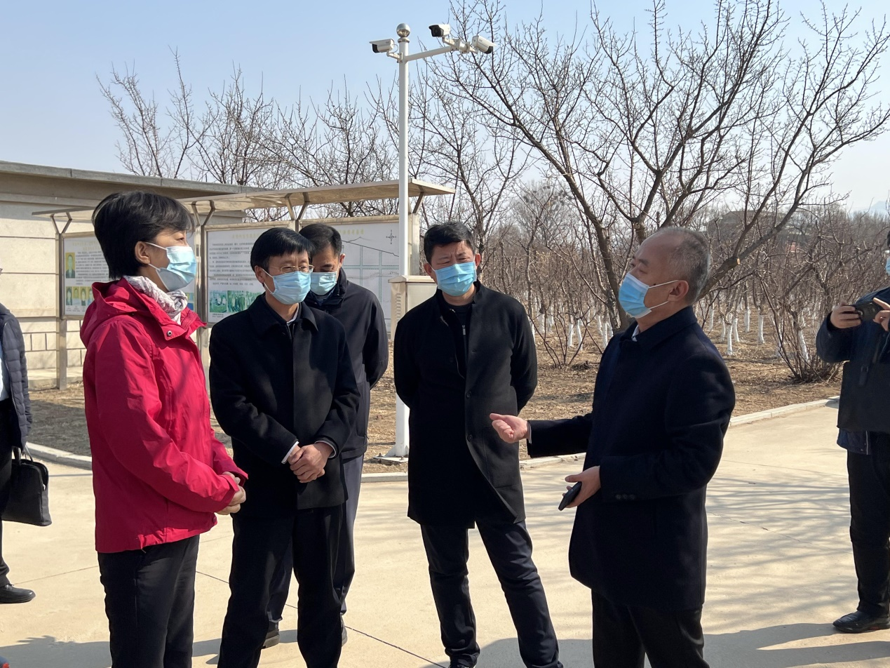 沈阳市副市长郑滨一行到省农科院果树所调研